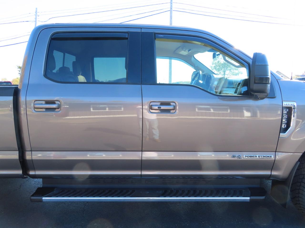 Ford Super Duty F-350 DRW Lariat 4WD Crew Cab 8' Box 2020