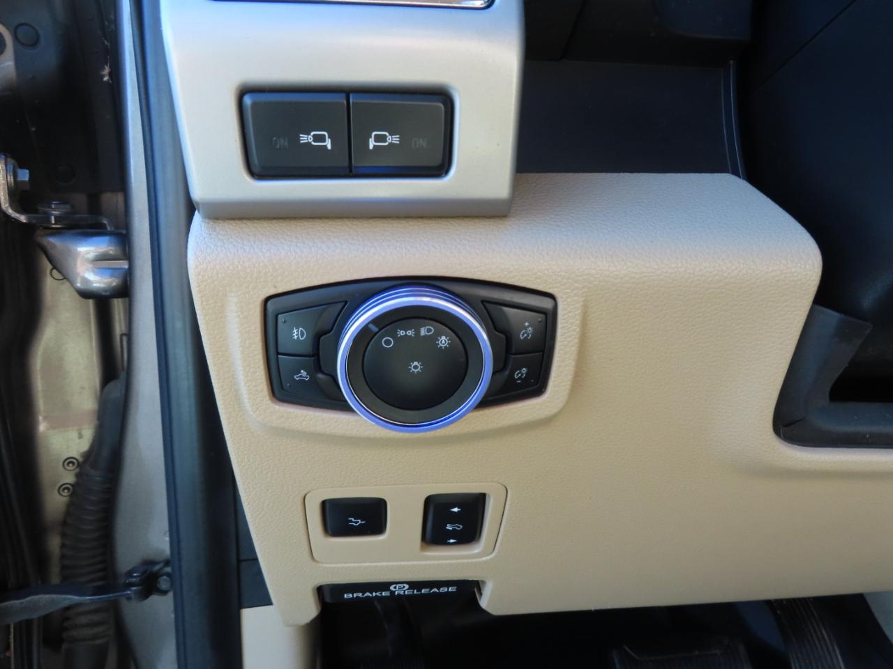 Ford Super Duty F-350 DRW Lariat 4WD Crew Cab 8' Box 2020