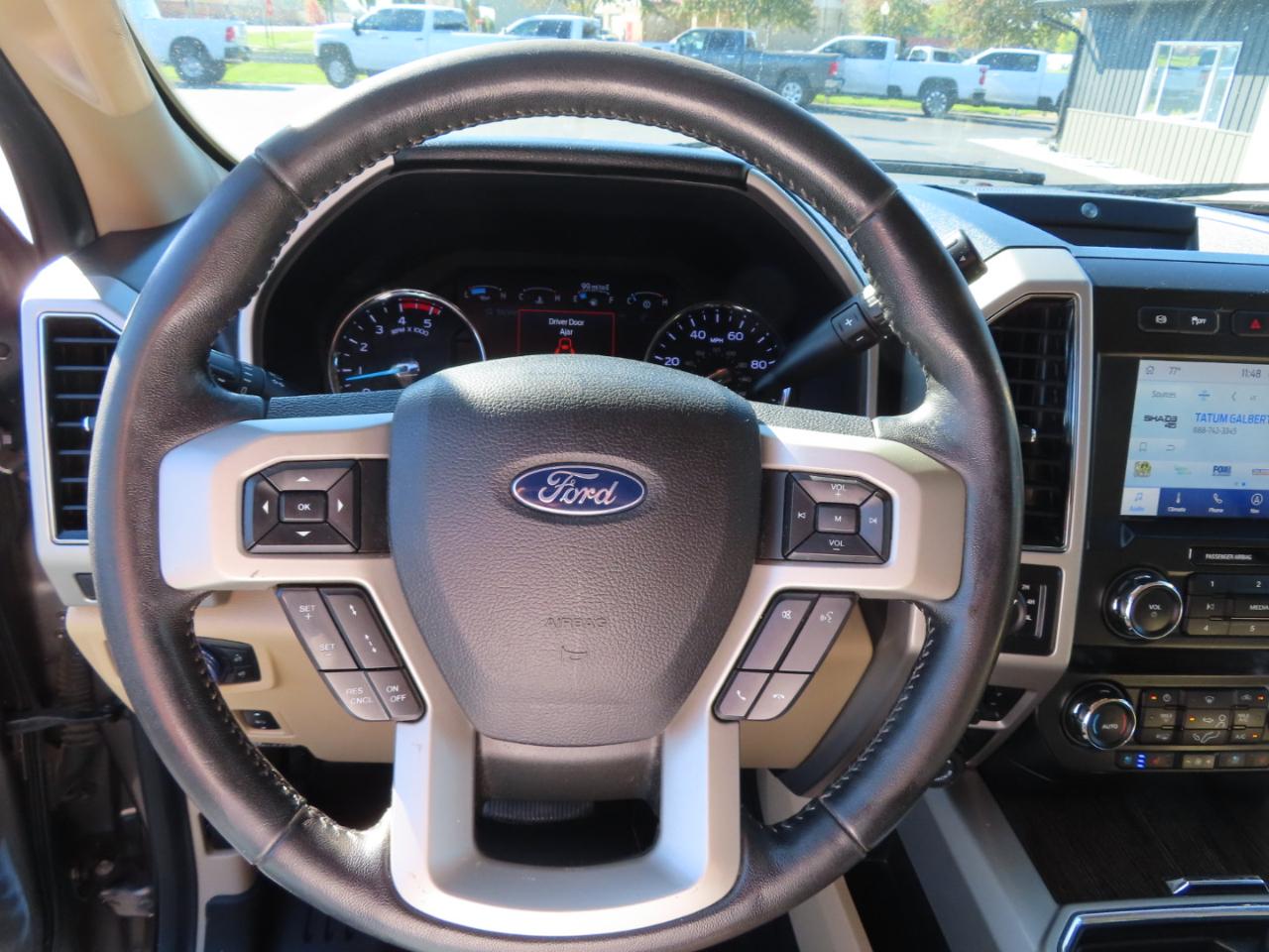 Ford Super Duty F-350 DRW Lariat 4WD Crew Cab 8' Box 2020