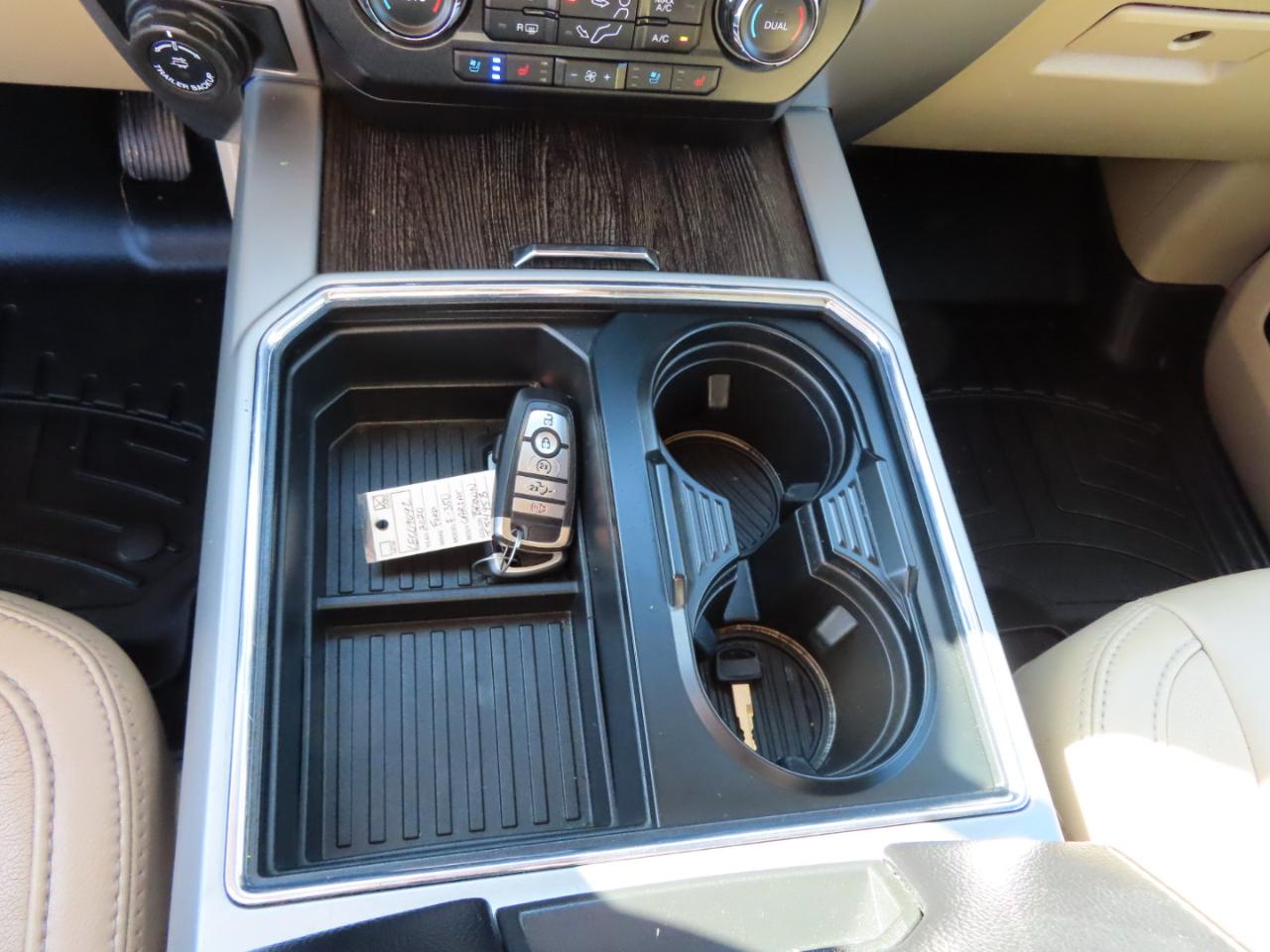 Ford Super Duty F-350 DRW Lariat 4WD Crew Cab 8' Box 2020