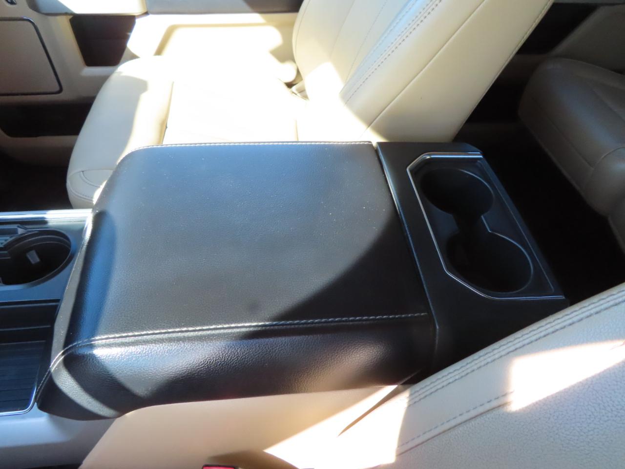 Ford Super Duty F-350 DRW Lariat 4WD Crew Cab 8' Box 2020