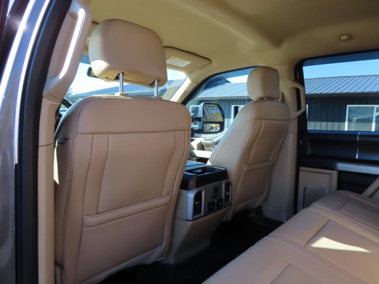 Ford Super Duty F-350 DRW Lariat 4WD Crew Cab 8' Box 2020