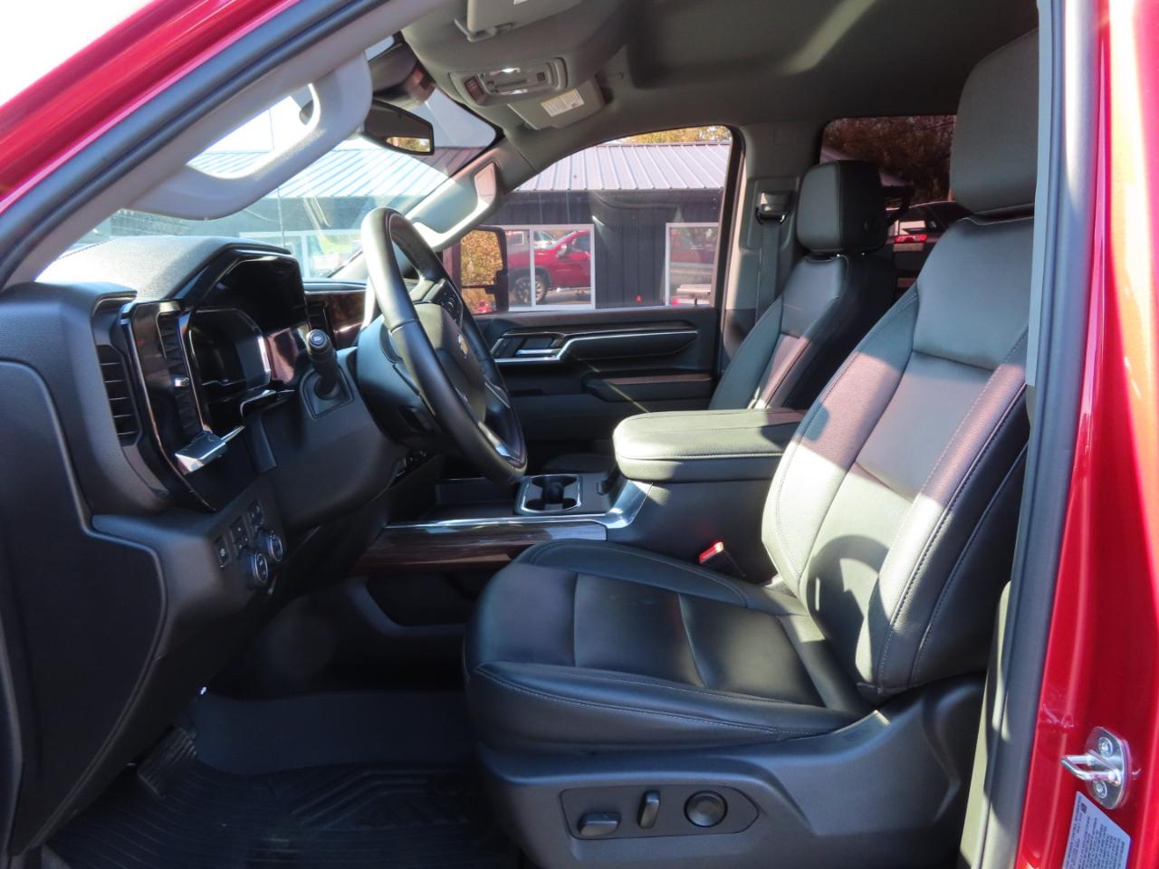 Chevrolet Silverado 2500HD 4WD Crew Cab 159" LT 2024