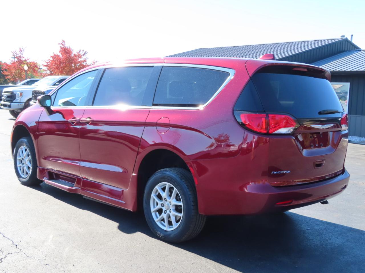 Chrysler Pacifica Touring FWD 2017