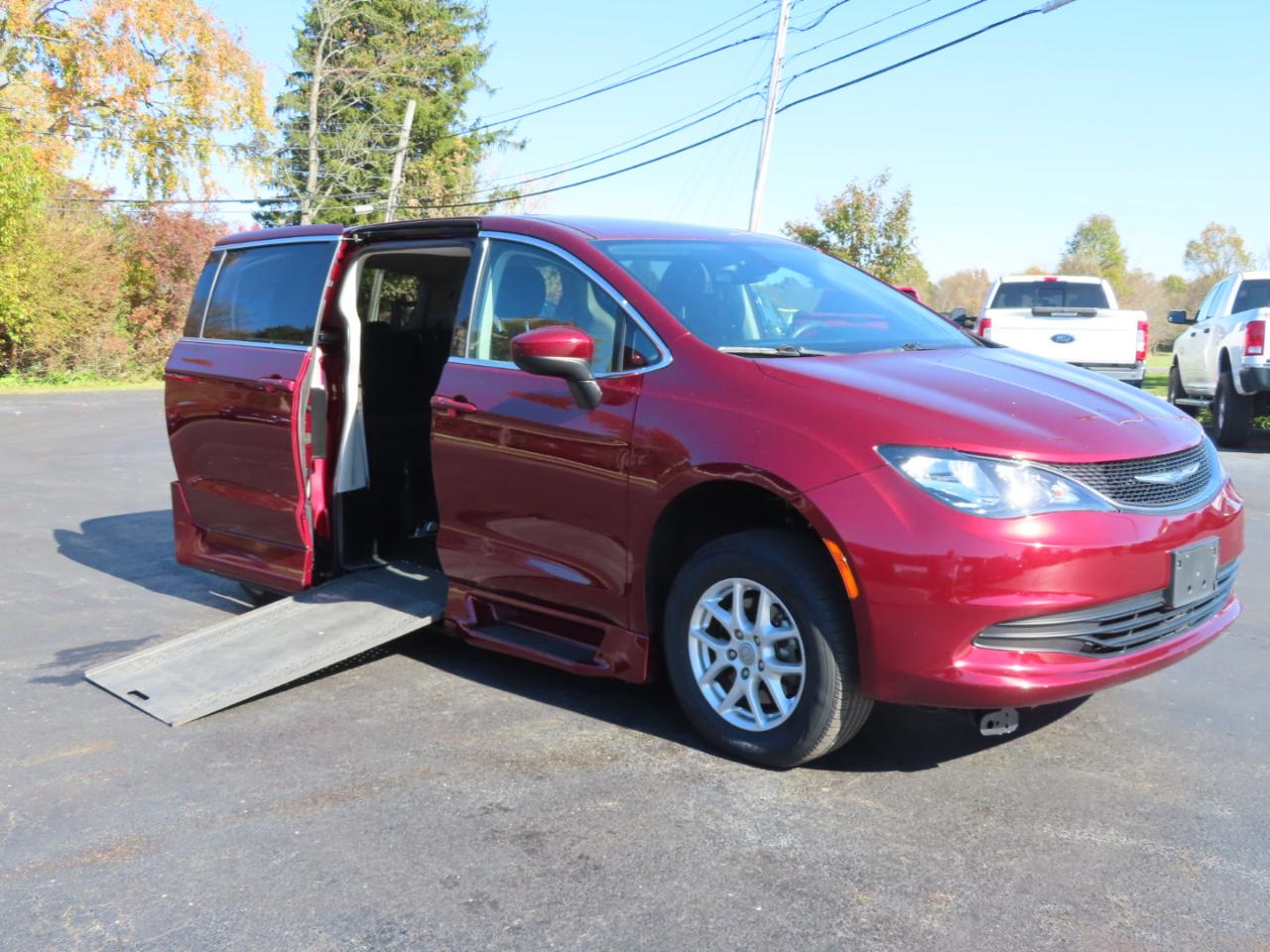 Chrysler Pacifica Touring FWD 2017