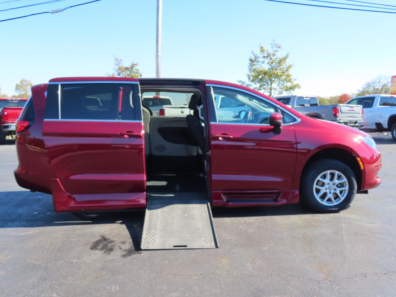 Chrysler Pacifica Touring FWD 2017