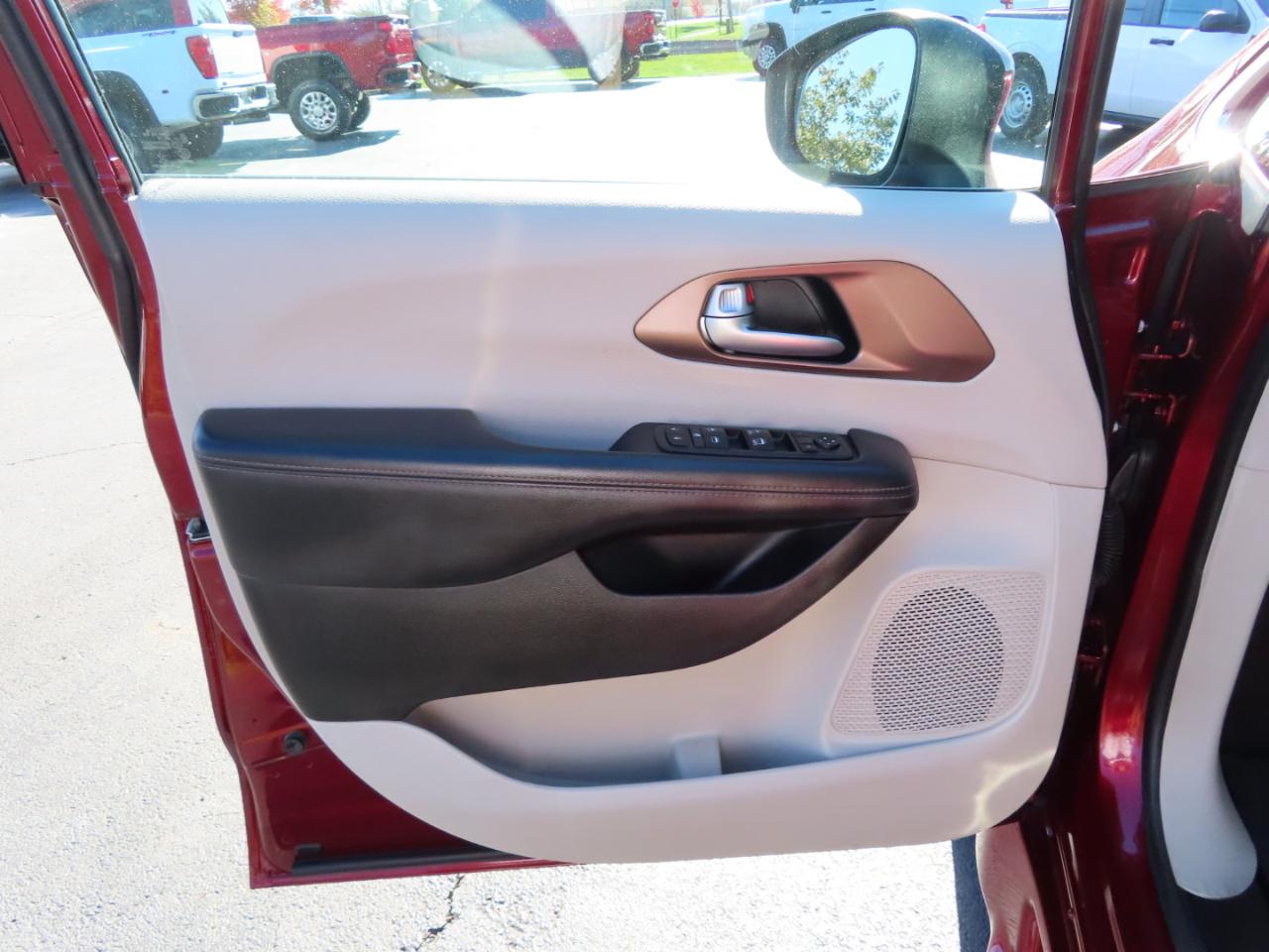 Chrysler Pacifica Touring FWD 2017