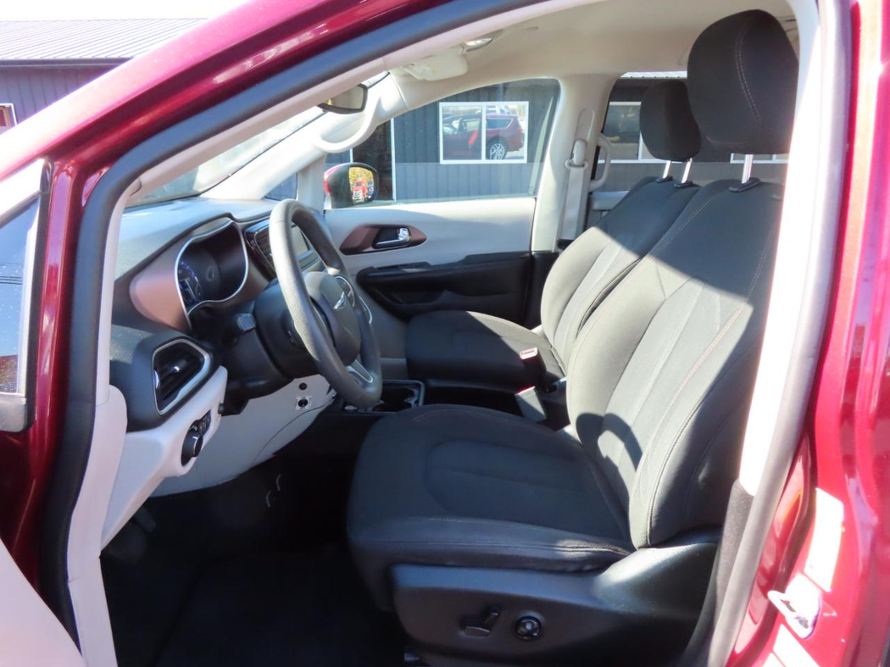 Chrysler Pacifica Touring FWD 2017