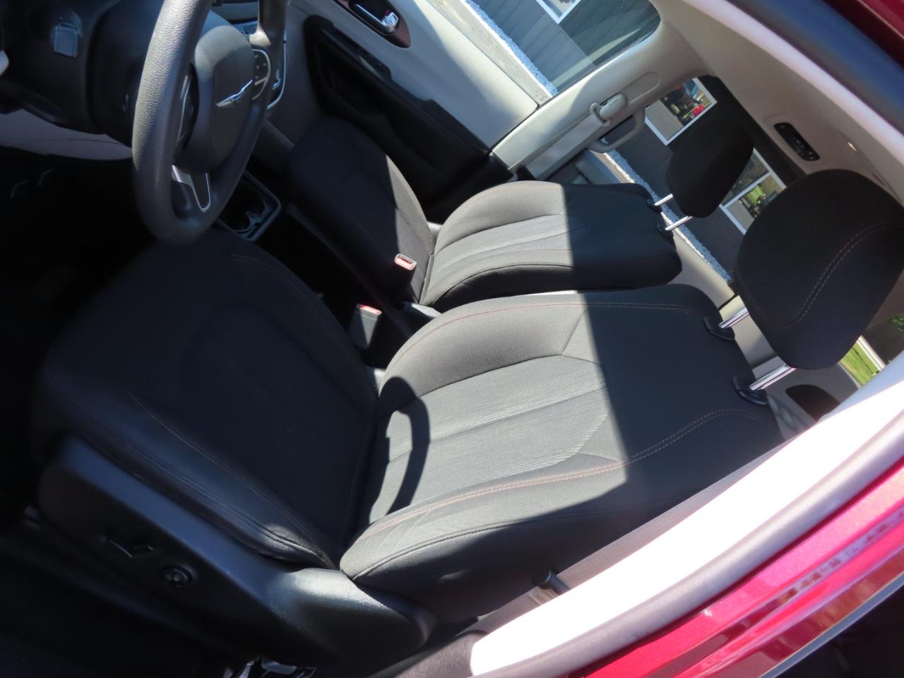 Chrysler Pacifica Touring FWD 2017