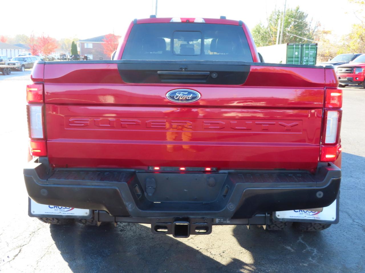 Ford Super Duty F-350 DRW Lariat 4WD Crew Cab 8' Box 2022