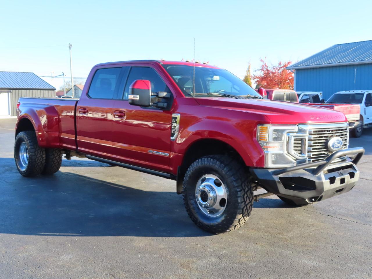 Ford Super Duty F-350 DRW Lariat 4WD Crew Cab 8' Box 2022