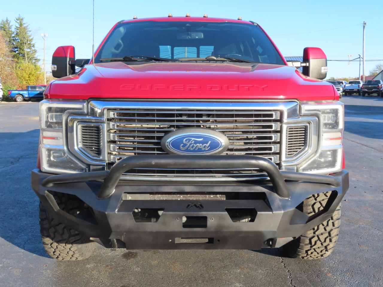 Ford Super Duty F-350 DRW Lariat 4WD Crew Cab 8' Box 2022