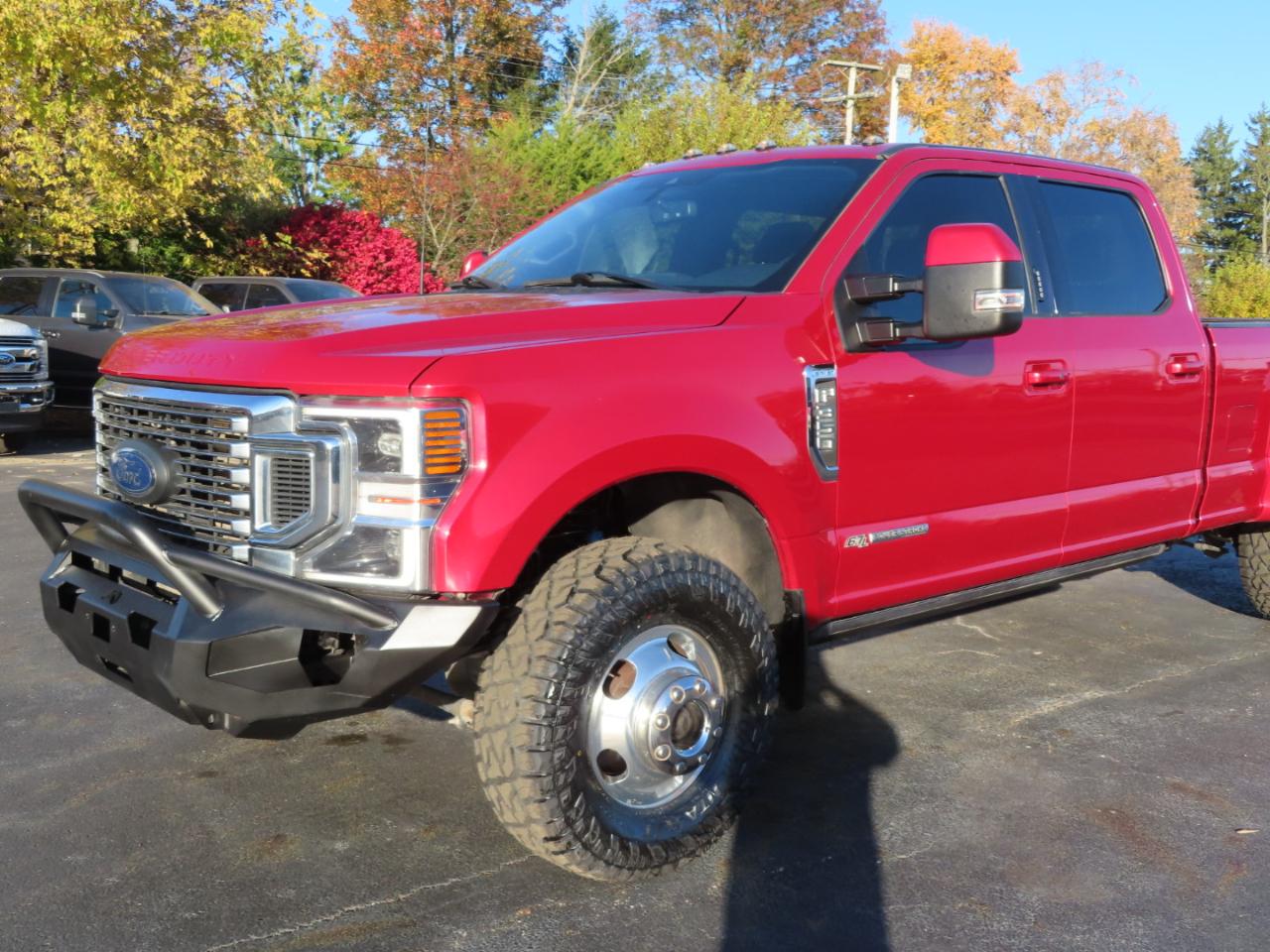 Ford Super Duty F-350 DRW Lariat 4WD Crew Cab 8' Box 2022