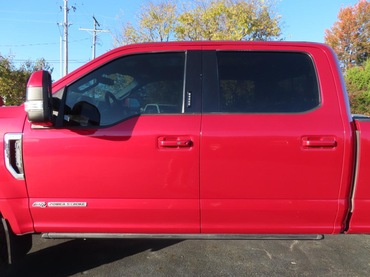 Ford Super Duty F-350 DRW Lariat 4WD Crew Cab 8' Box 2022