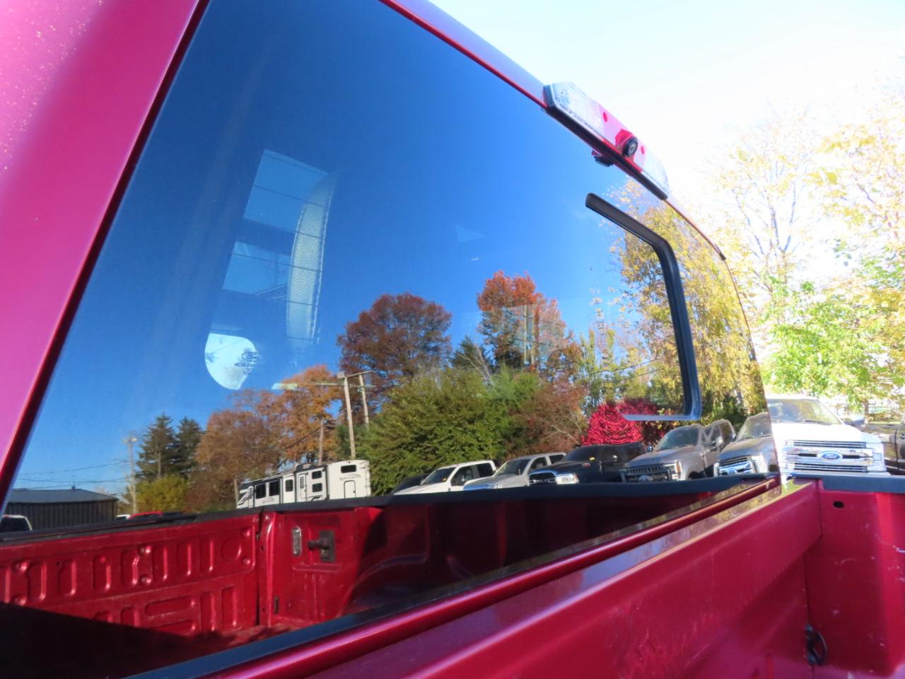 Ford Super Duty F-350 DRW Lariat 4WD Crew Cab 8' Box 2022