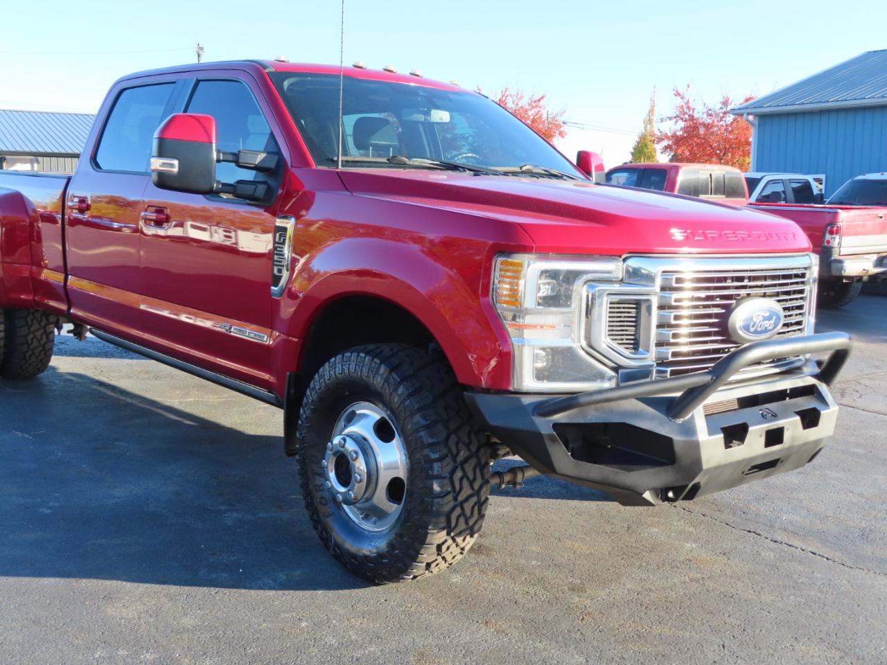 Ford Super Duty F-350 DRW Lariat 4WD Crew Cab 8' Box 2022