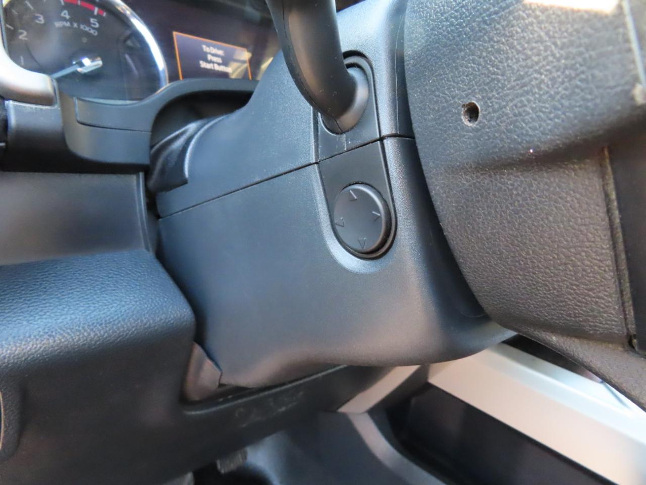 Ford Super Duty F-350 DRW Lariat 4WD Crew Cab 8' Box 2022