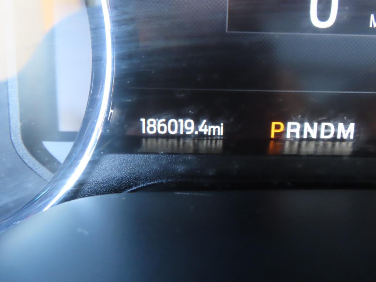 Ford Super Duty F-350 DRW Lariat 4WD Crew Cab 8' Box 2022