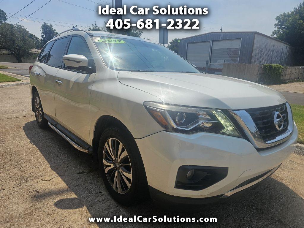 2017 Nissan Pathfinder SL's photo