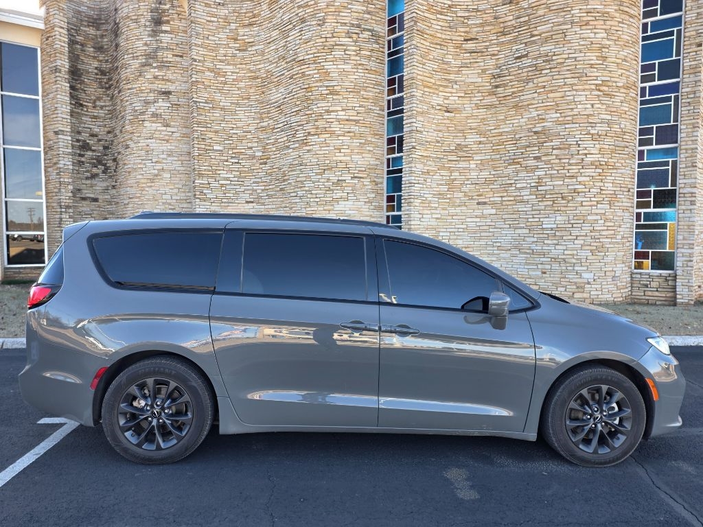 Chrysler Pacifica Touring Plus 2021