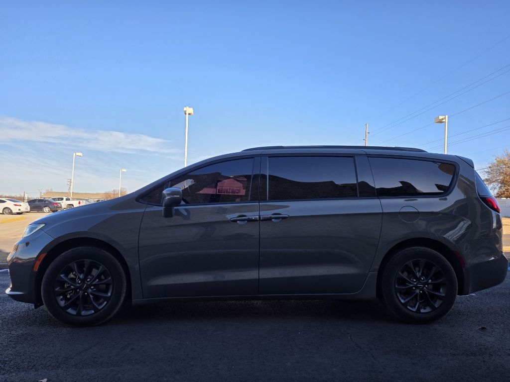 Chrysler Pacifica Touring Plus 2021