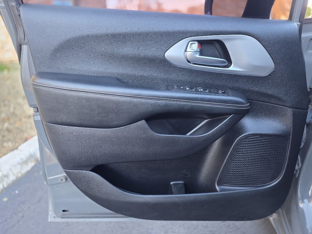 Chrysler Pacifica Touring Plus 2021