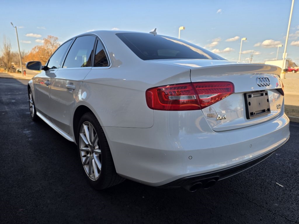 Audi A4 2.0T Premium Plus quattro Sedan AWD 8A 2016