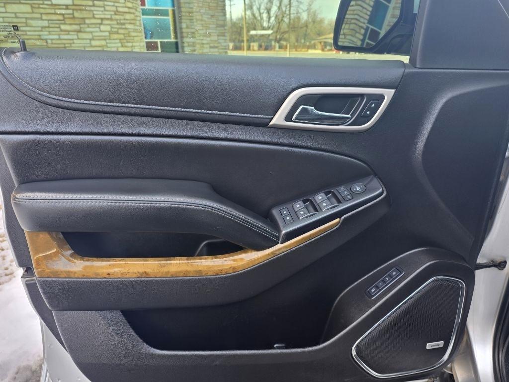 GMC Yukon XL Denali 4WD 2017