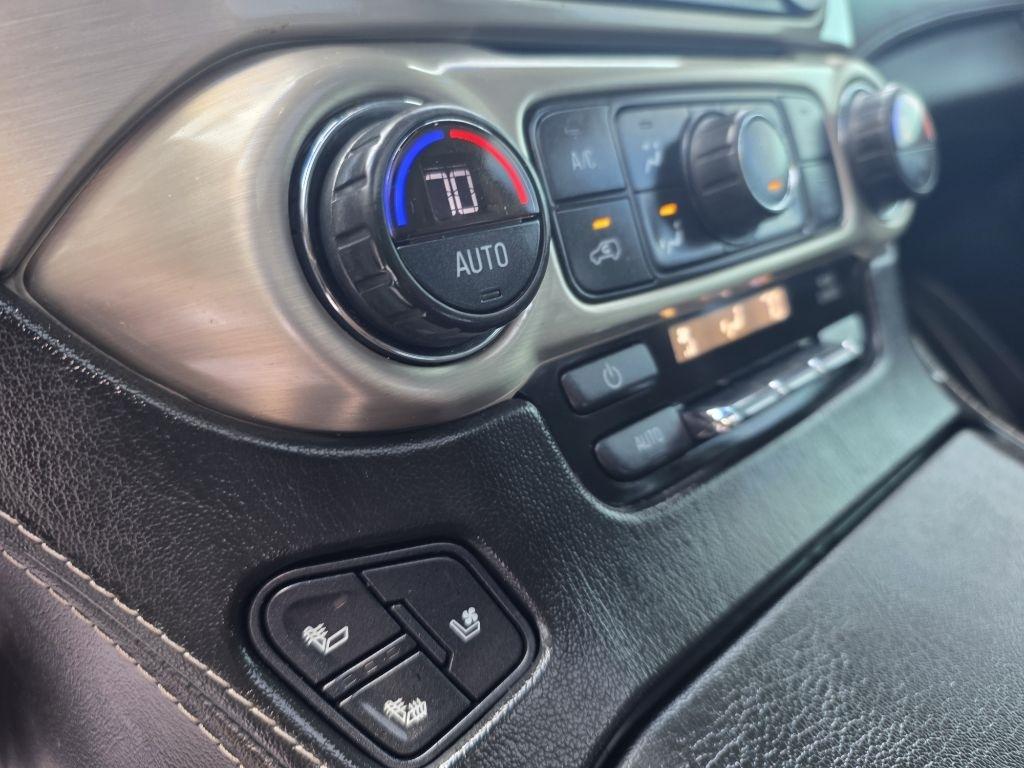 GMC Yukon XL Denali 4WD 2017