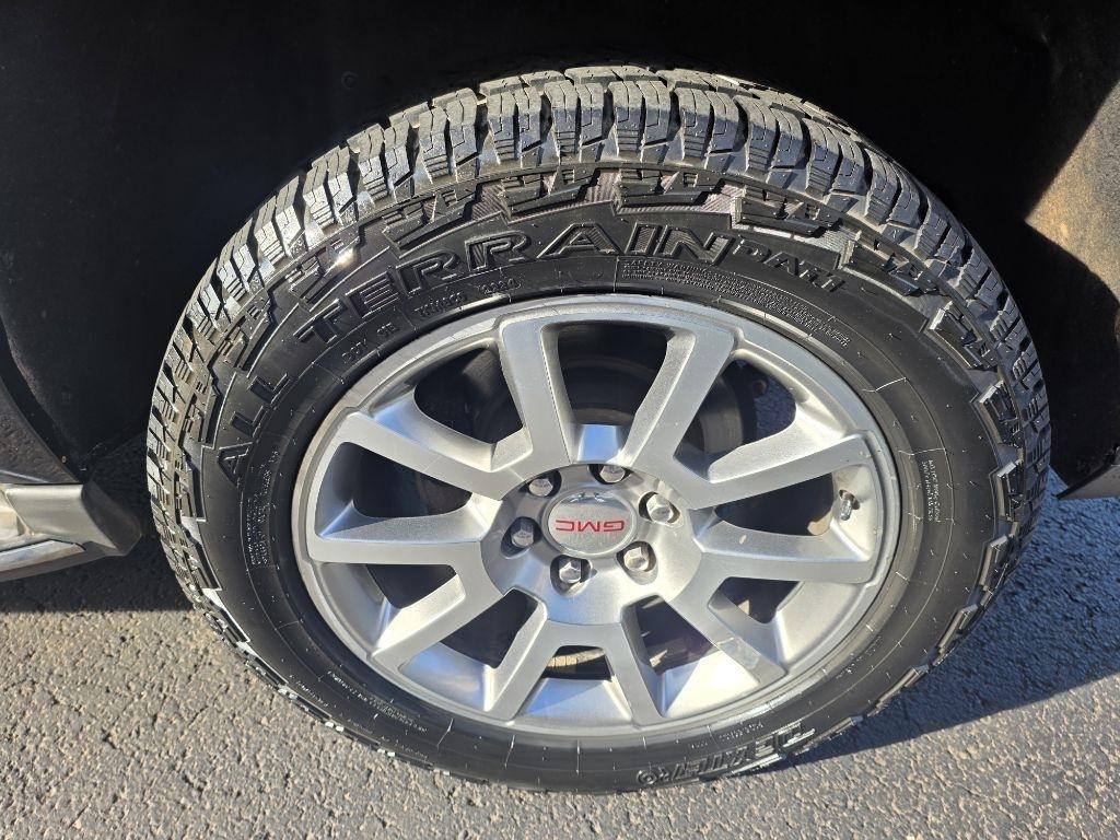 GMC Yukon Denali XL 4WD 2015