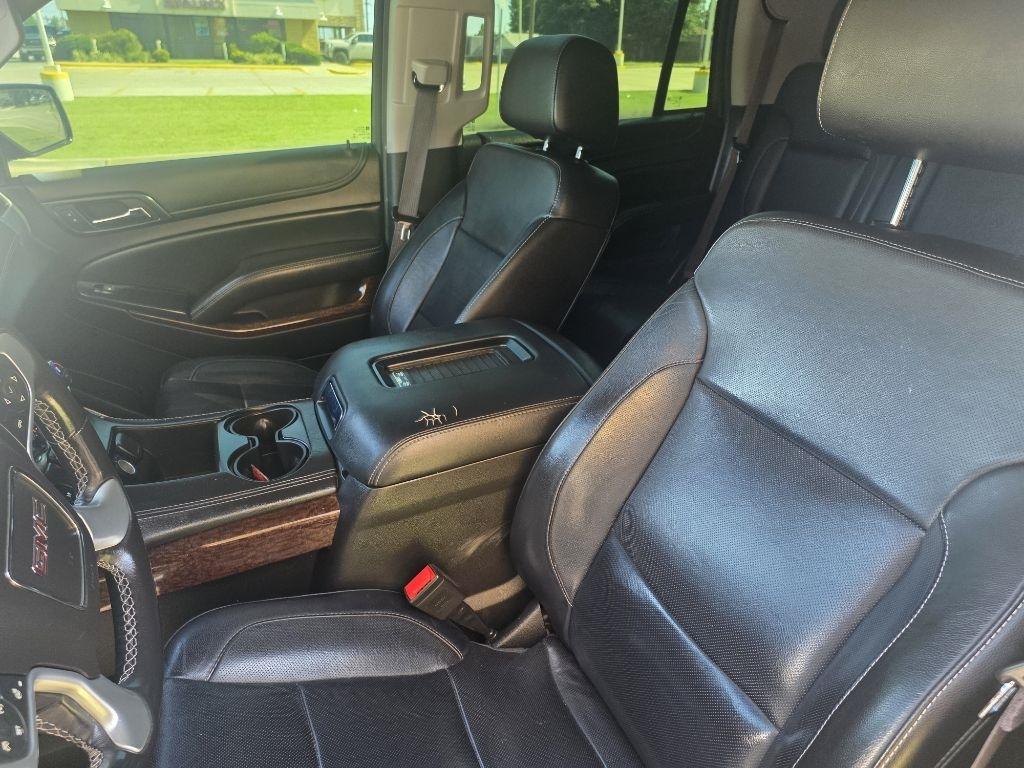 GMC Yukon SLT 4WD 2017