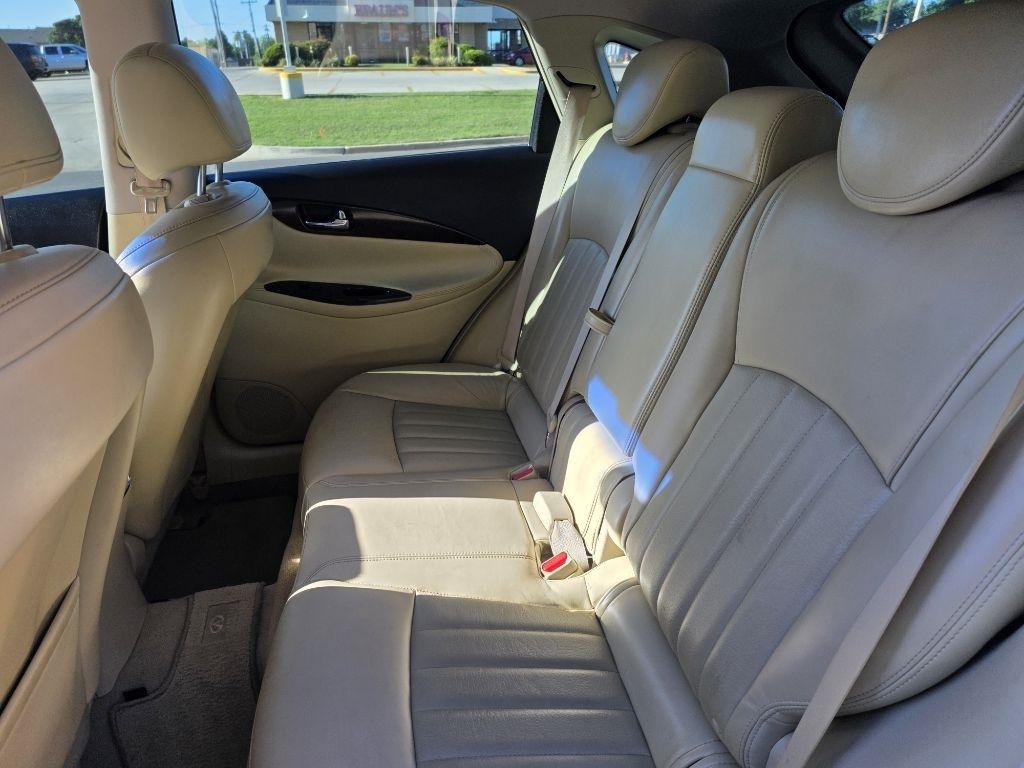 Infiniti QX50 Base RWD 2017