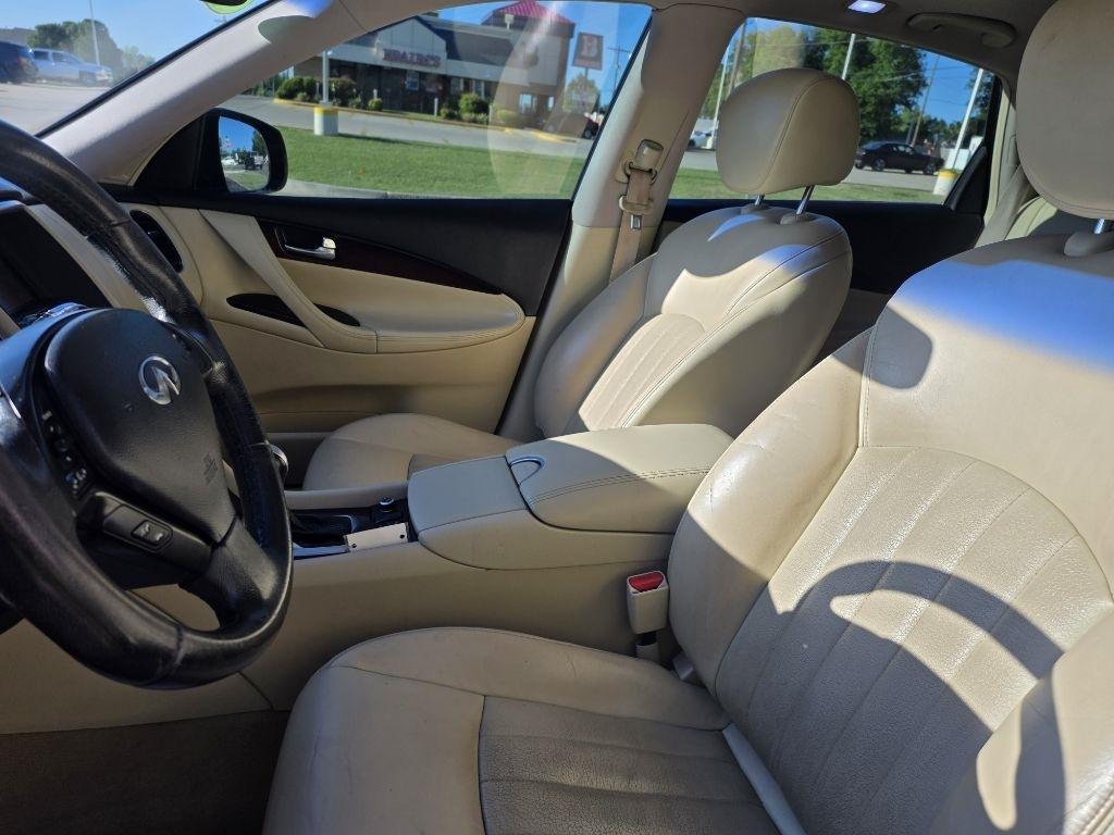Infiniti QX50 Base RWD 2017