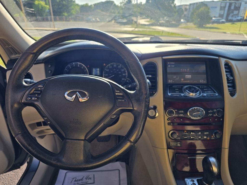 Infiniti QX50 Base RWD 2017