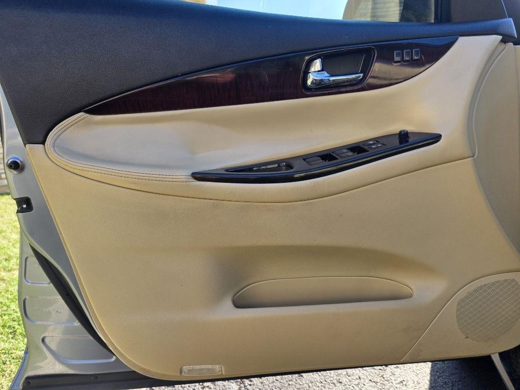 Infiniti QX50 Base RWD 2017