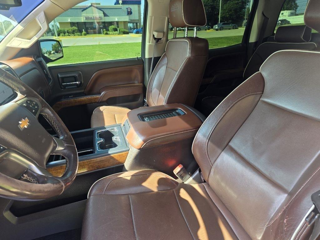 Chevrolet Silverado 1500 High Country Crew Cab Long Box 4WD 2017