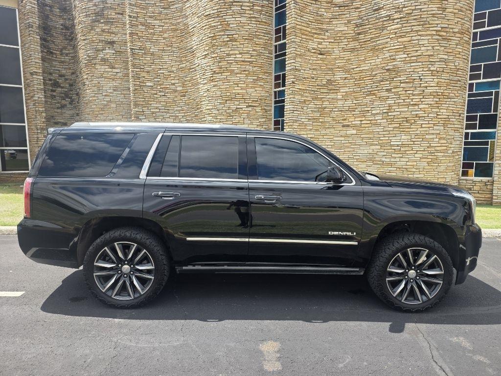 GMC Yukon Denali 4WD 2017