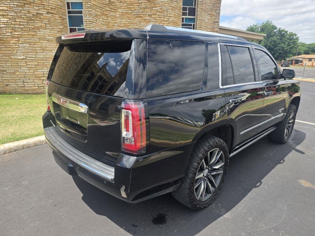 GMC Yukon Denali 4WD 2017