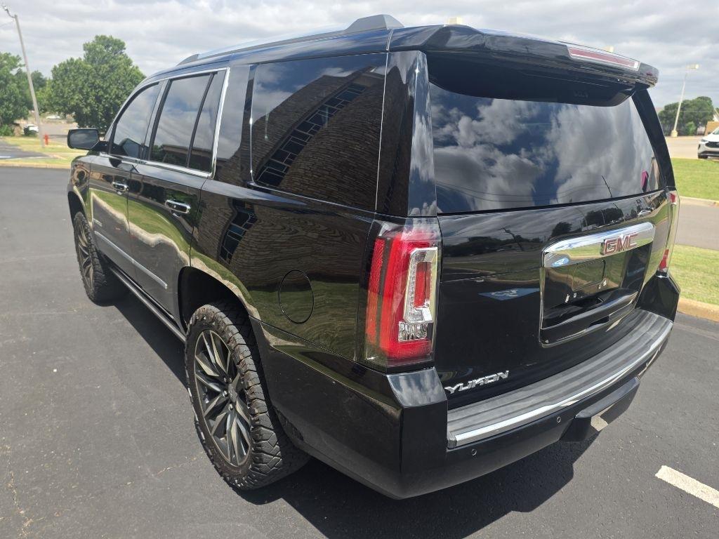 GMC Yukon Denali 4WD 2017