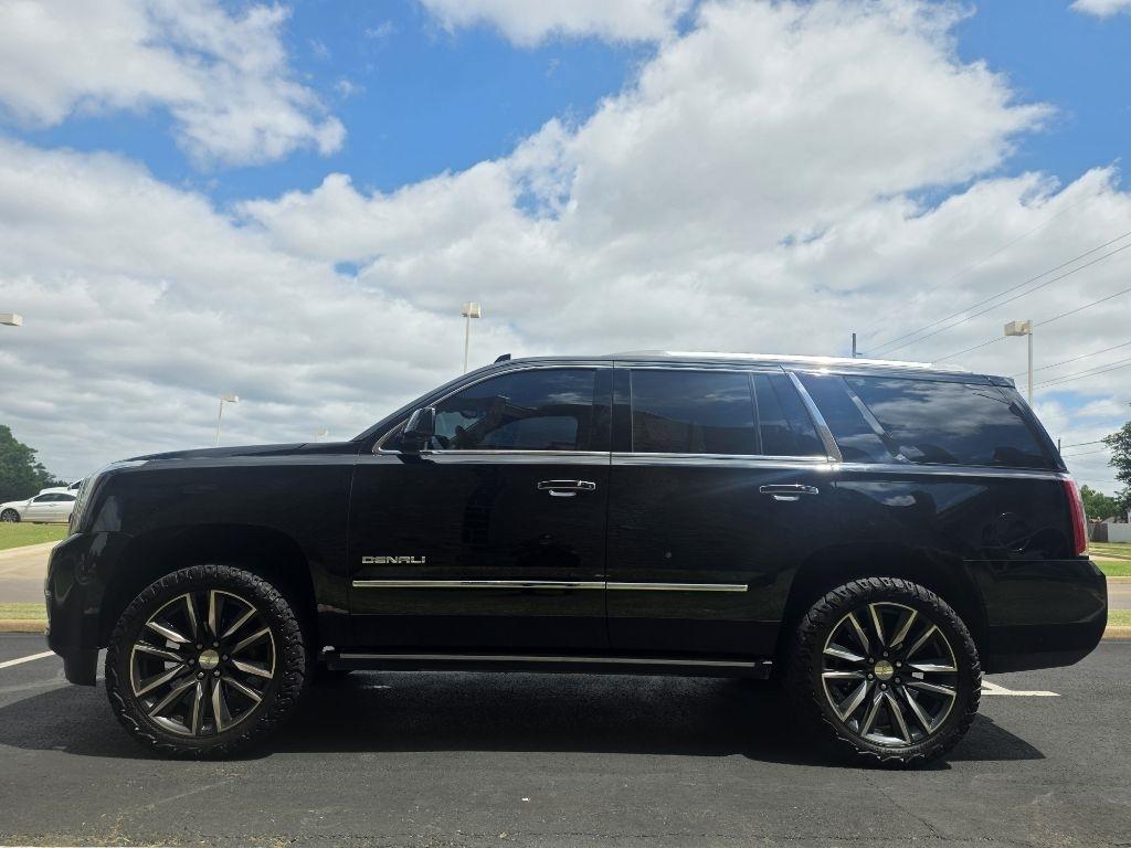 GMC Yukon Denali 4WD 2017