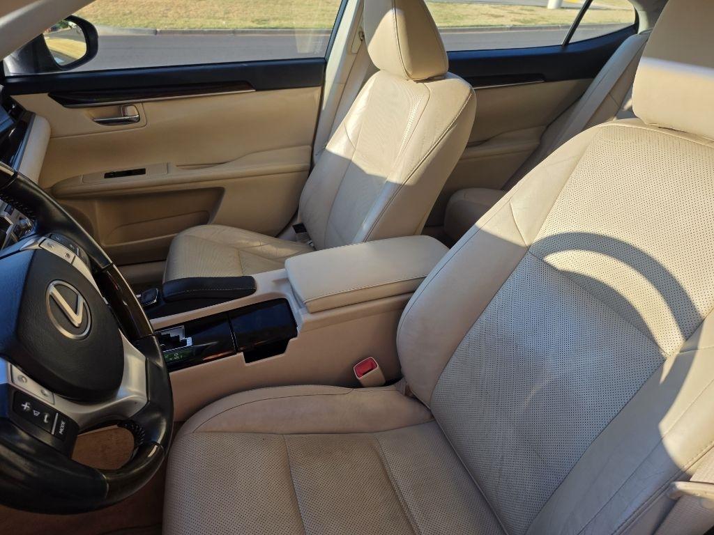 Lexus ES 350 Sedan 2015