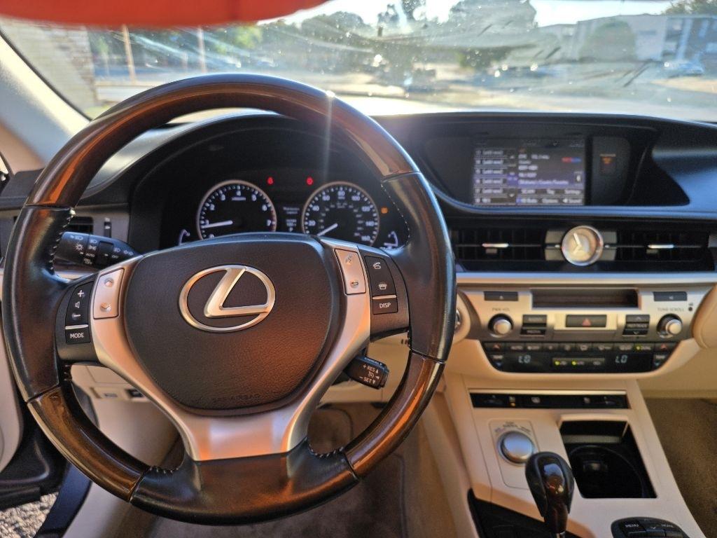 Lexus ES 350 Sedan 2015