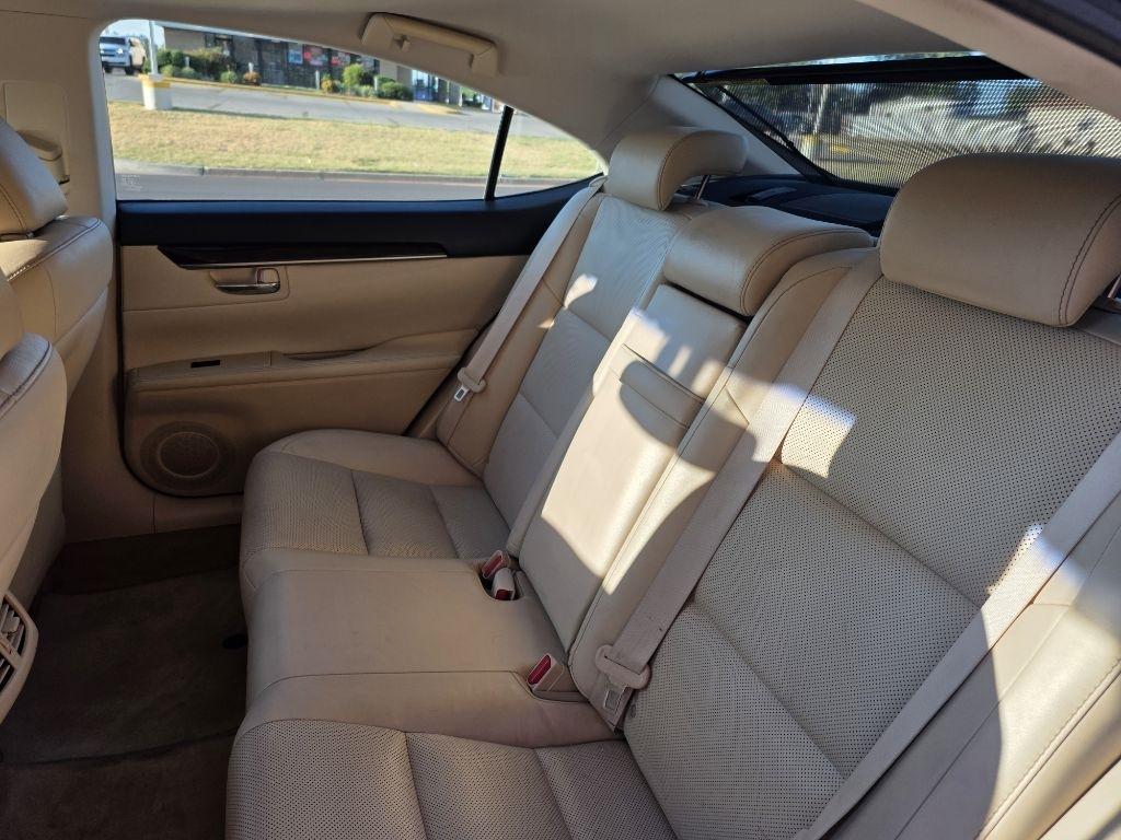 Lexus ES 350 Sedan 2015