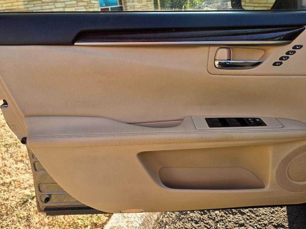Lexus ES 350 Sedan 2015