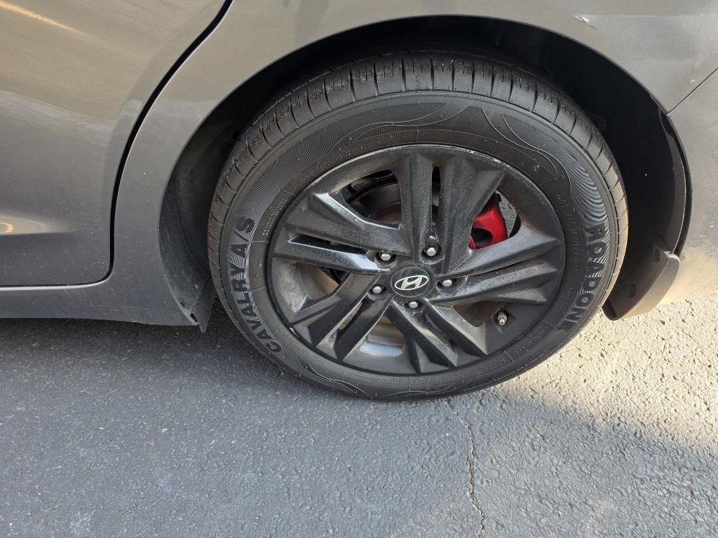 Hyundai Elantra Limited 2019