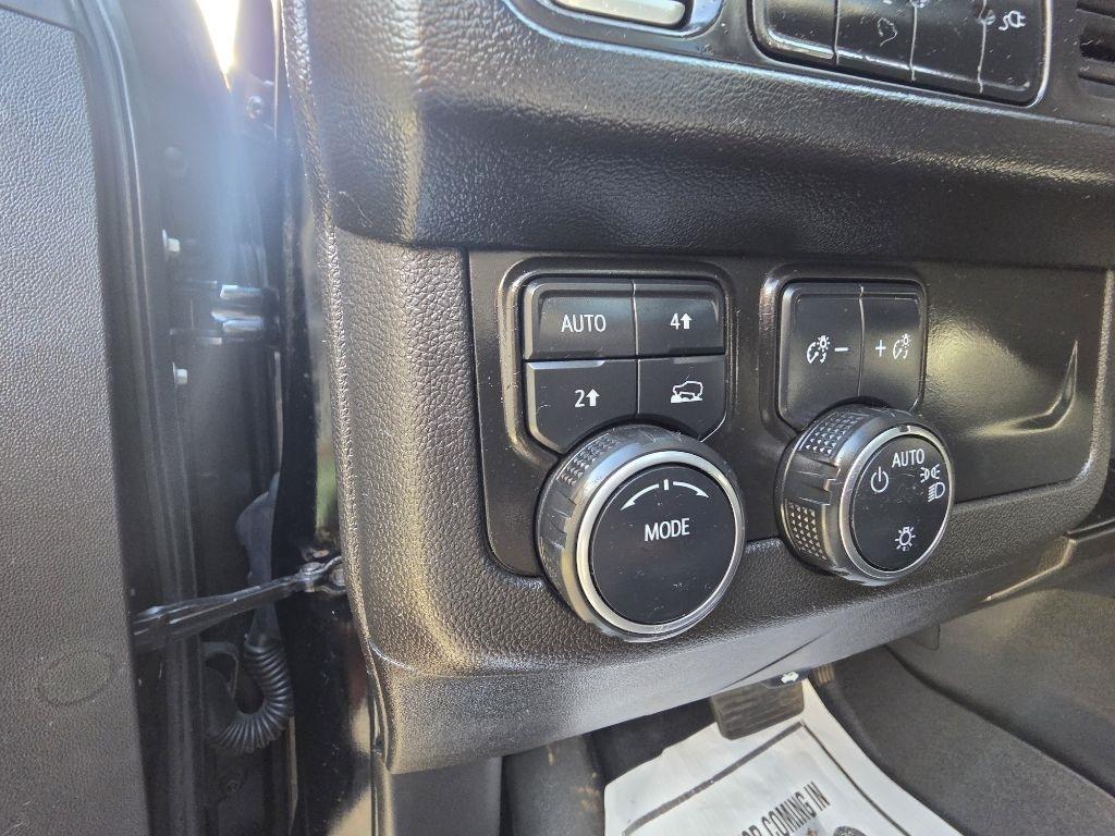 Chevrolet Suburban RST 4WD 2021