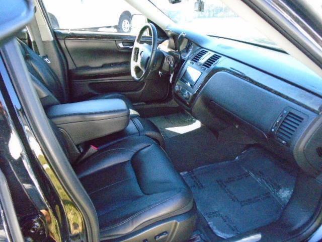 Cadillac DTS Limousine 2011