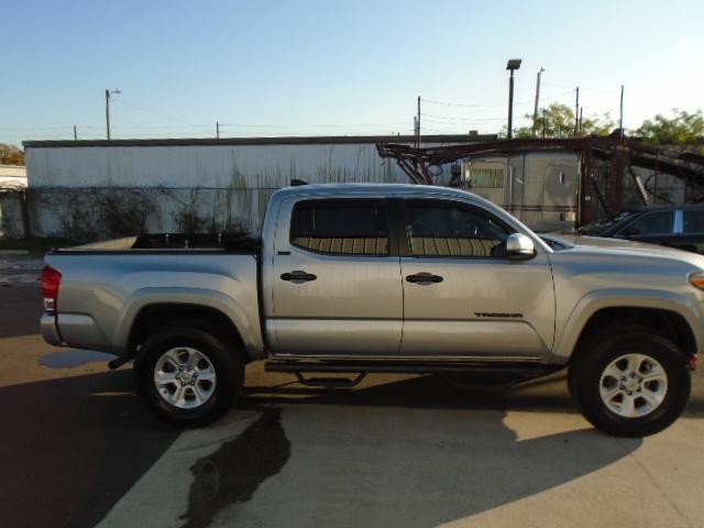 Toyota Tacoma SR5 Double Cab Long Bed V6 6AT 2WD 2017