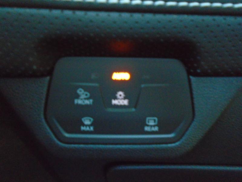 Volkswagen Atlas SE w/Technology 2024