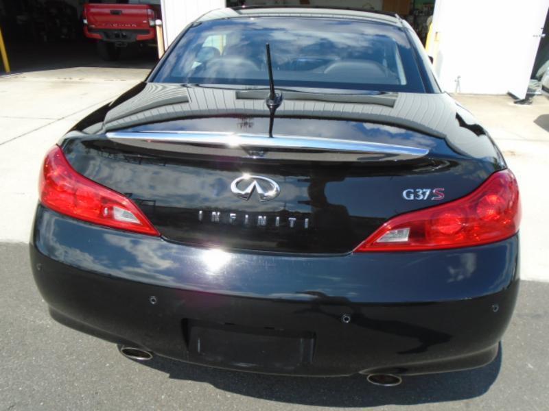 Infiniti G Convertible G37 Sport 6MT 2010